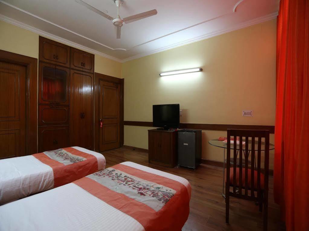 Oyo Rooms Kalkaji Mandir Нью-Дели Экстерьер фото