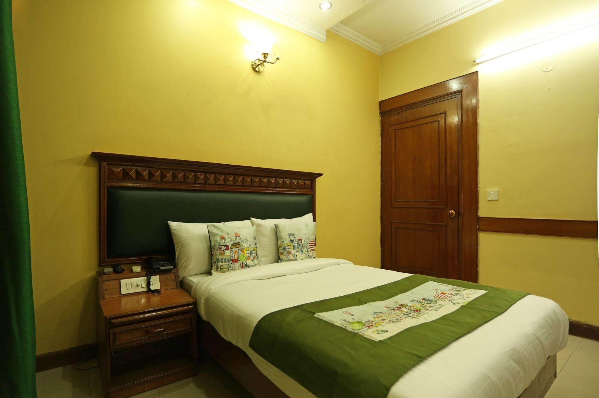 Oyo Rooms Kalkaji Mandir Нью-Дели Экстерьер фото