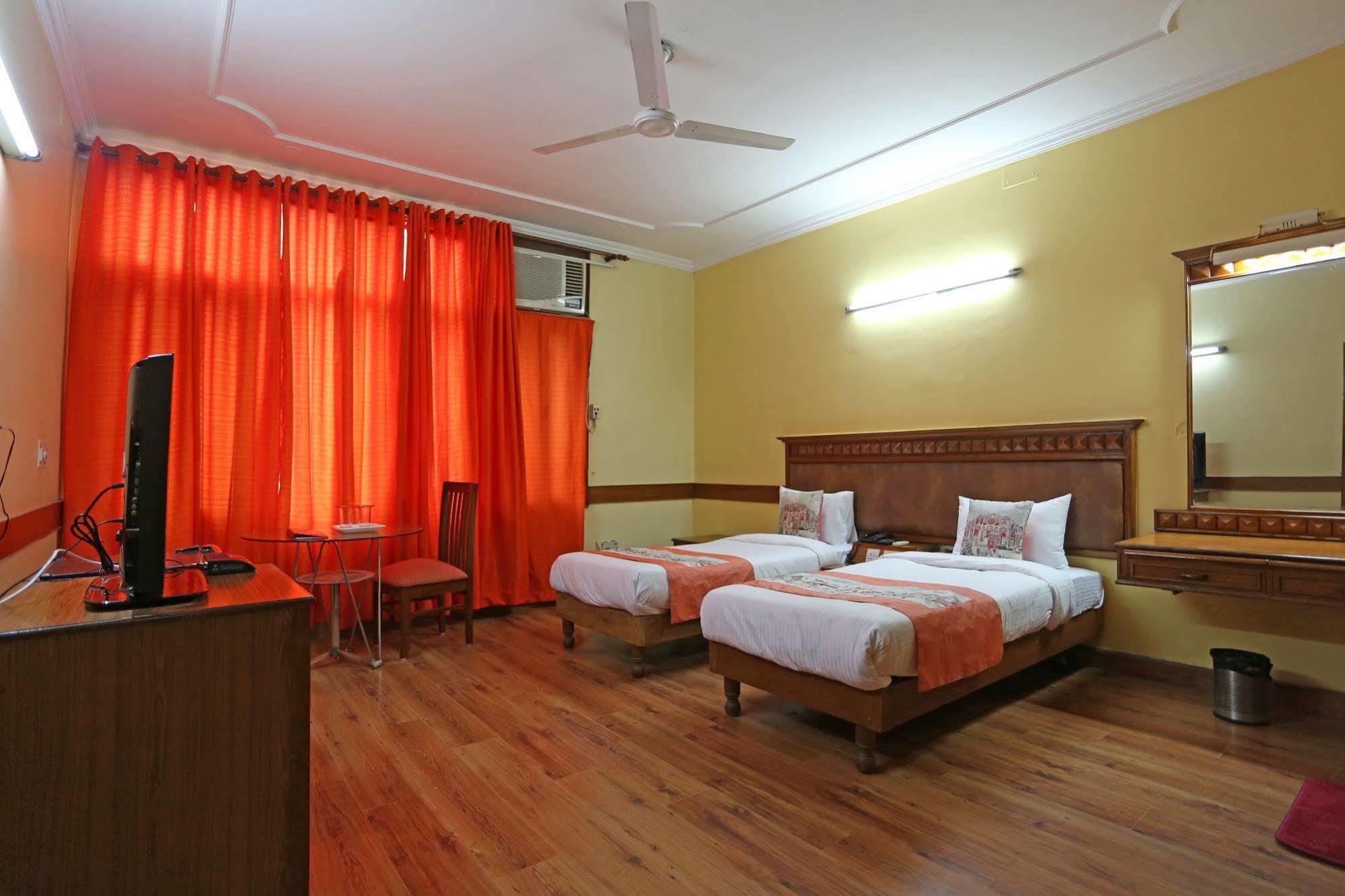 Oyo Rooms Kalkaji Mandir Нью-Дели Экстерьер фото